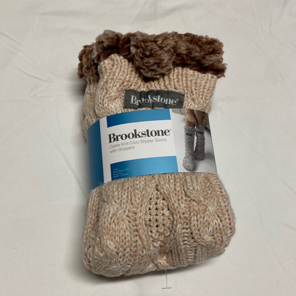 Brookstone Cable Knot Cozy Slipper Socks with Grippers- pink